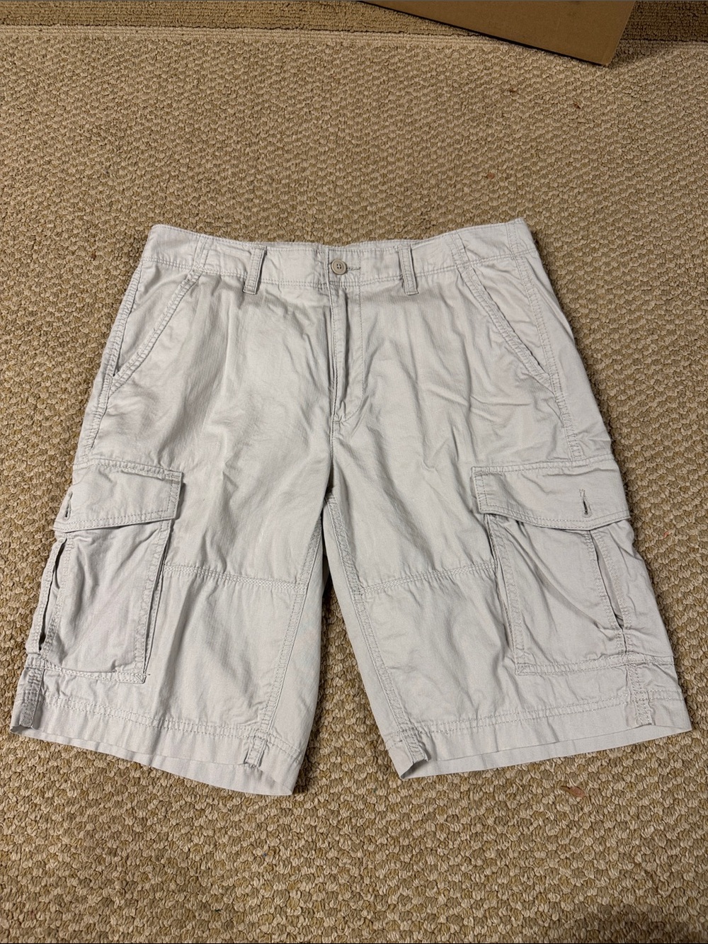 Sonoma Light Gray Cargo Shorts with Multiple Pockets